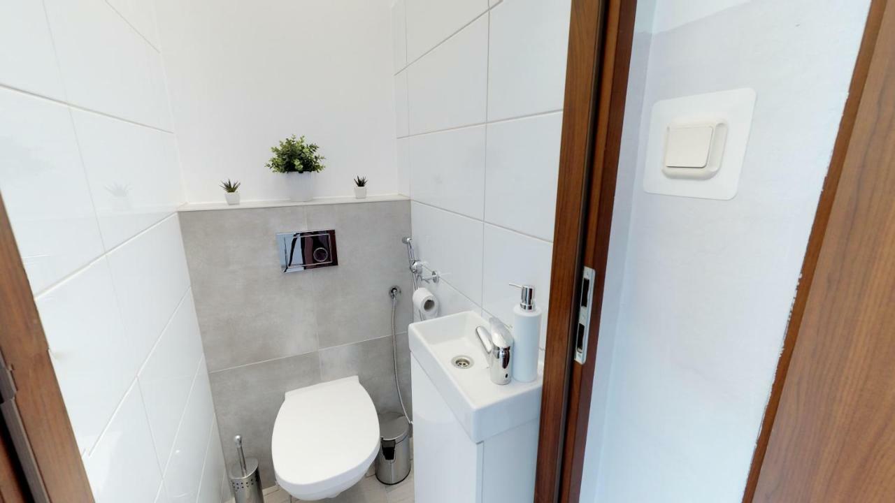 New Whitehouse Rooms Гданськ Екстер'єр фото